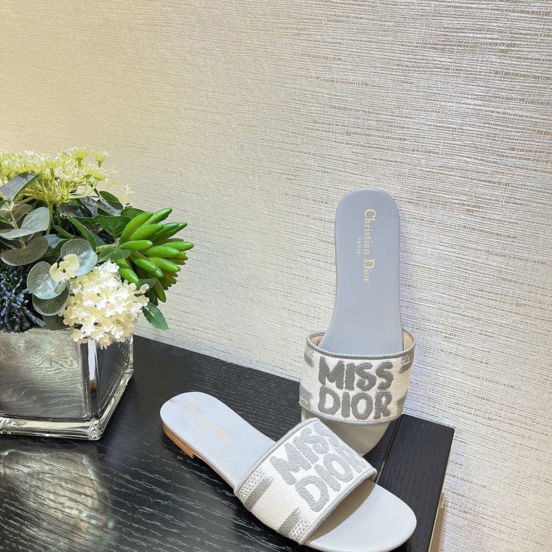 ch**an D*or slippers